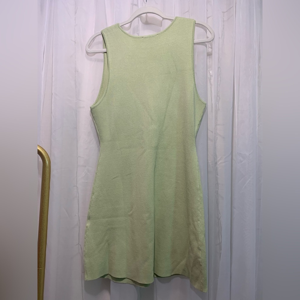 Kittenish Light Green Keyhole Dress - Picture 4 of 6